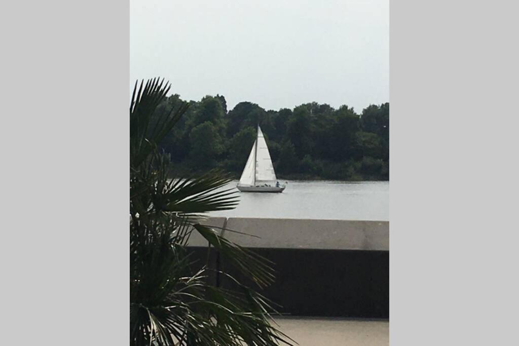 Neubau, Blick auf die Weser moderne Einrichtung. Apartment